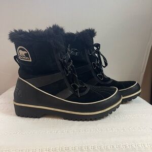 Sorel Women's Black and Gray Winter Boots